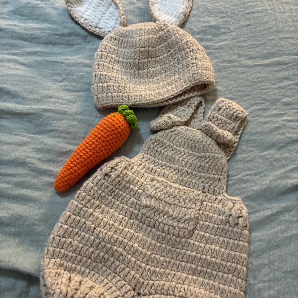 Adorable Cream Crochet Bunny Outfit with Carrot Toy